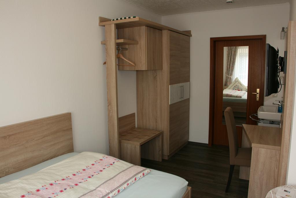 Pension Alice Büsum Zimmer foto